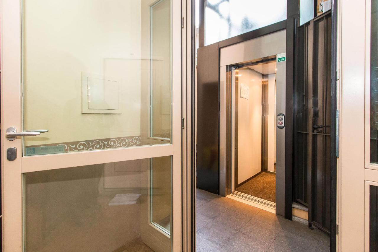 Piazza Statuto Functional Studio Turin Exterior foto